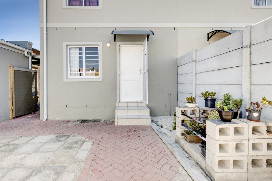 3 Bedroom Property for Sale in Rivergate Western Cape